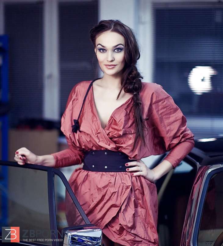 Super Sexy Alena Vodonaeva From Russian Hefty Brother Dom