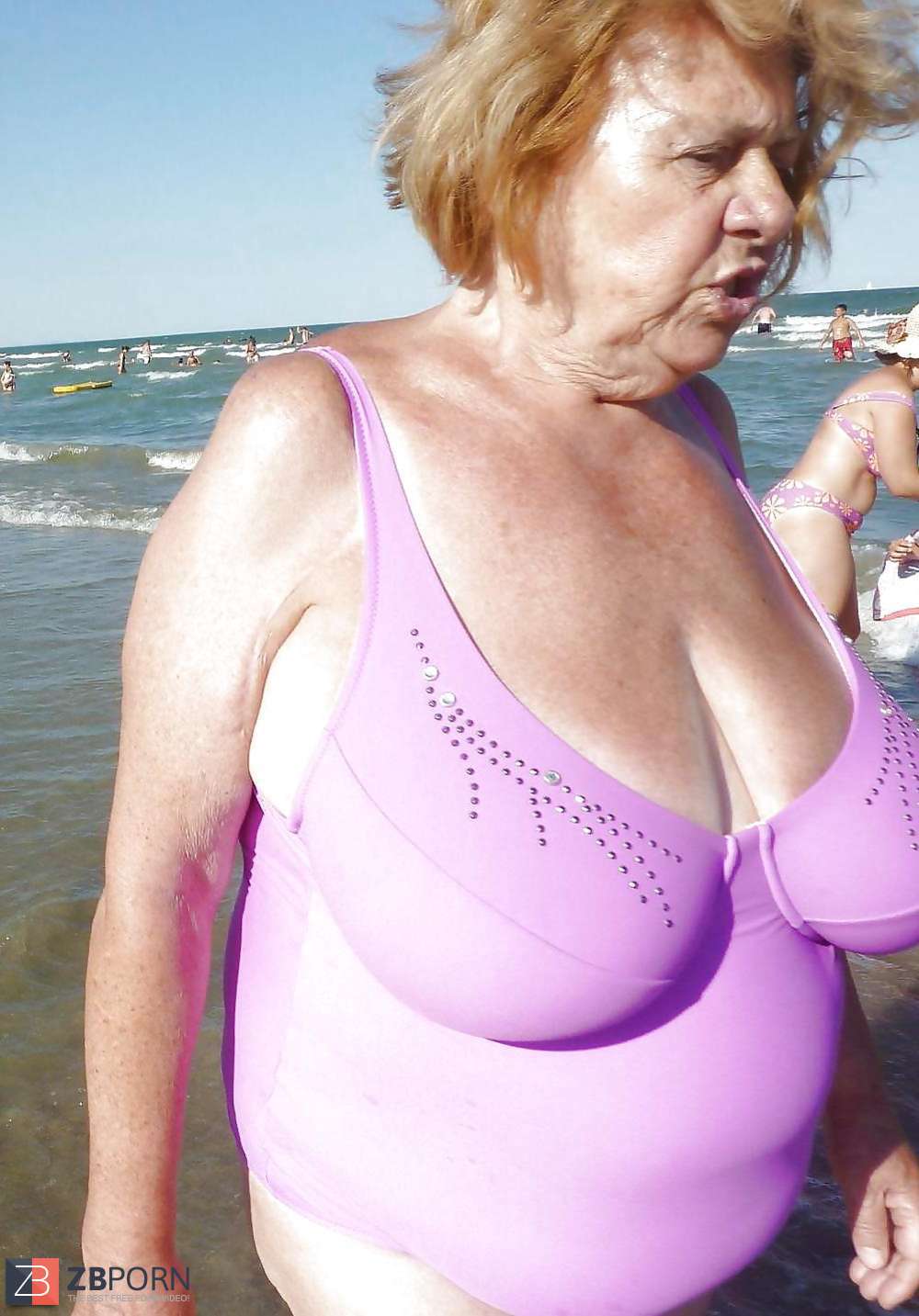 Scorching Swimsuit Granny Plumper Zb Porn