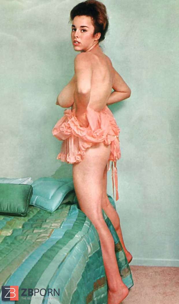 Elaine Reynolds Nude