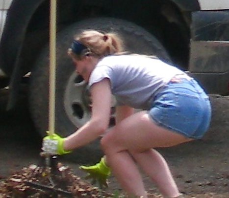 Red Hot 20yr Old Neighbor Doing Yard Work ZB Porn
