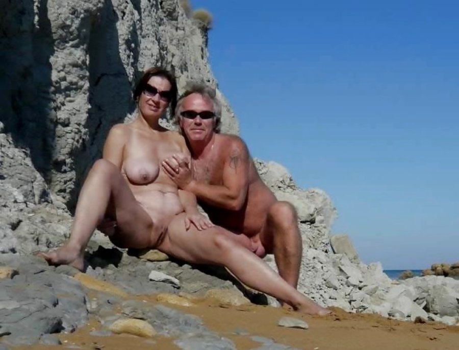 Порно На Нудистском Пляже Пожилых Пар Подглядывание