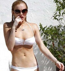 Lindsay Lohan ... Scorching Crimson Lip Liner By The Pool