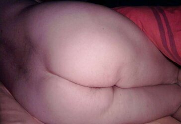 Inexperienced mature butt