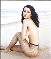 Katy Perrys Super-Sexy Gams