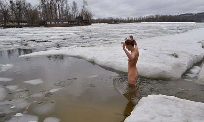 Ukrainian winter naturist gang - INNUSKA