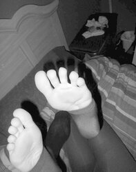 Soles ebony and white position