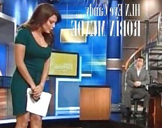 Newsbabe Robin Meade with fakes