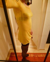 Gelbes Kleid, Halterlose, High high-heeled slippers