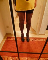 Gelbes Kleid, Halterlose, High high-heeled slippers