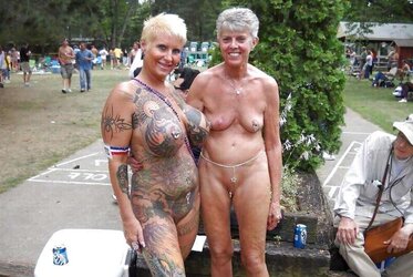 Super-Fucking-Hot tatooed Mature Mega-Slut