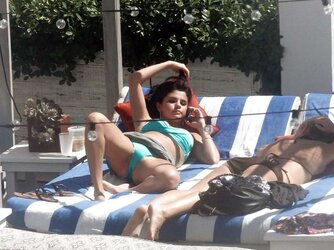 Selena Gomez Bathing Suit At Pool In Miami Sep