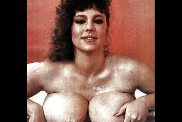 UNCOMMON FUNBAGS - Huge-Chested Retro Goddess Carol Tanner