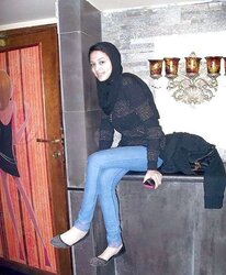 Hijab woman hend