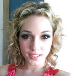 Lily LaBeau a.k.a Lily Luvs Pictures - nm