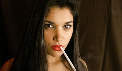 Leah Jaye - Smoking Fetish at Dragginladies