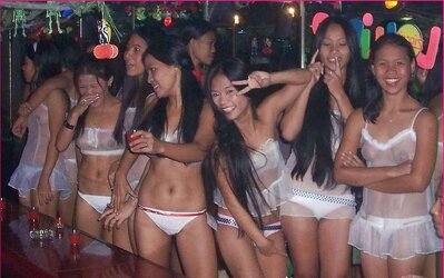 Filipina Bar Chicks