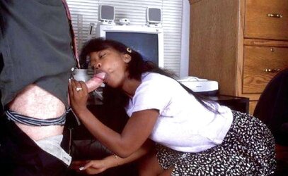 Ebony Nymphs In The Office (Getting Down