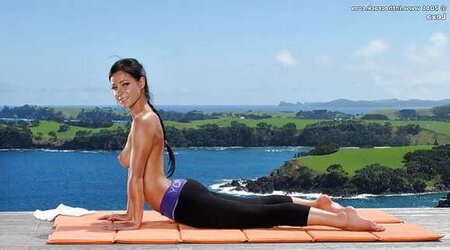 Lexa Naked Yoga