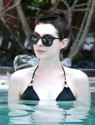 Anne Hathaway luxurious picture