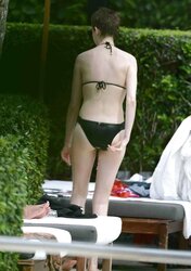 Anne Hathaway luxurious picture