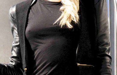Paris Hilton Without Bra at the Airport Istanbul 08.ten.