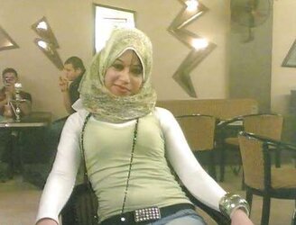 Hijab arab beurette Uber-Sexy Gals