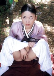 Korean hanbok dame naked in park