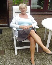 Dutch granny fledgling (65 years old)