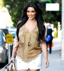 Kim Kardashian Shops On Melrose Blvd