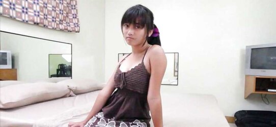 Menchie - legal years old Pinay teenager Bare picture.