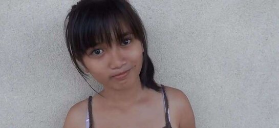 Menchie - legal years old Pinay teenager Bare picture.