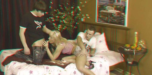 Porn Films 3D - Seduced platinum-blonde fellates hard-ons