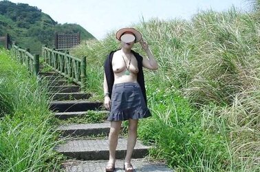 Taiwan mature wifey outdoor photos