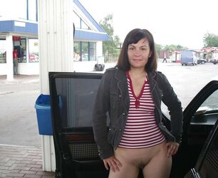 Russian sexwife. Public Nakedness. Inexperienced.