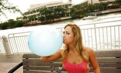 Carter Cruise in her very first ever deep-throat to pop