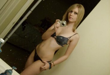 Super-Cute Teenagers From,SmutDates.com