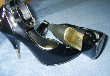 Her high-heeled shoes ans more