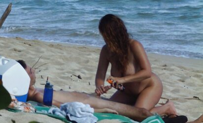 090 Lovemaking on the beach 03. Sexo en la playa