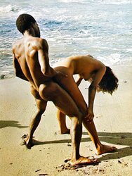 090 Lovemaking on the beach 03. Sexo en la playa