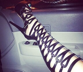 High high-heeled shoes obsession