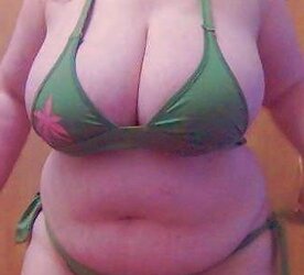 Plumper in public in bathing suits or non fitting clothes