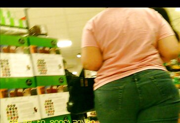 PLUMPER Mom Shopping with Lean Daughter
