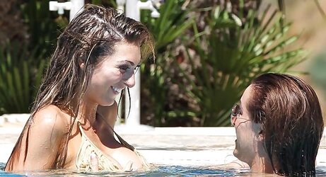 Big-Chested model Luisa Zissman in the pool