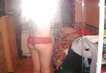 Teenager posing on the mirror