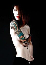 Damsel figures tatted