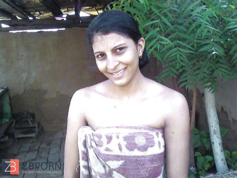 800px x 600px - Indian village woman Open Air Tub Flick - ZB Porn