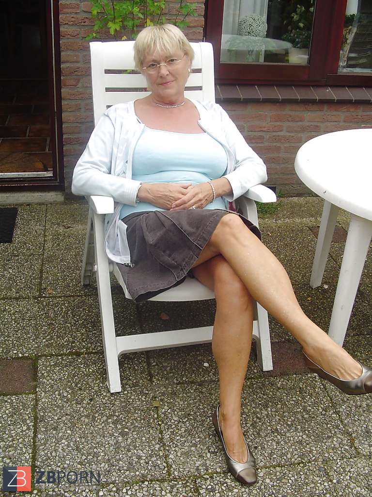 Dutch granny fledgling (65 years old) photo