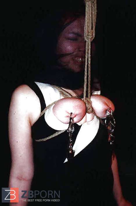 Brüsten an aufhängen den Grausame Hinrichtungsmethoden