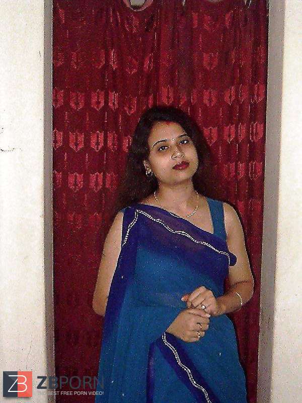 INDIAN SUPER-SEXY HOUSEWIFE