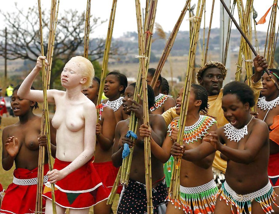 Swazi Porn - Yearly reed-dance in Swaziland - ZB Porn